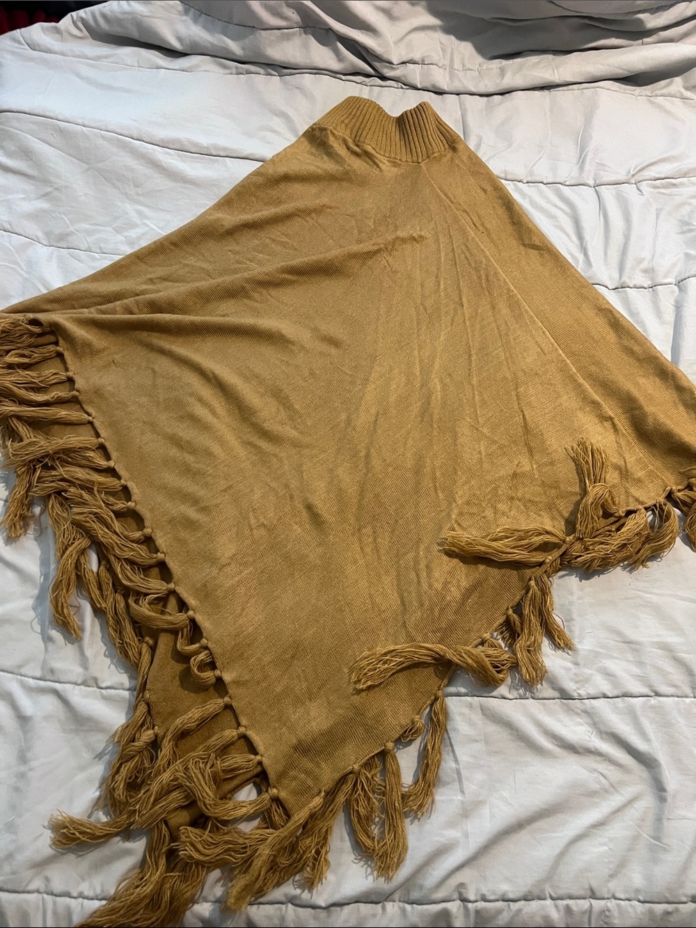 SM New York Ribbed Knit Sweater in Camel